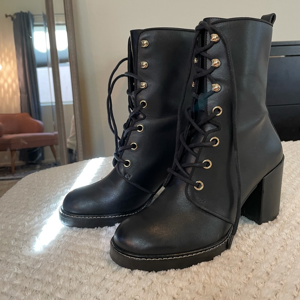 Stuart Weitzman Casey 75 Bootie | Size 6 | Like new!